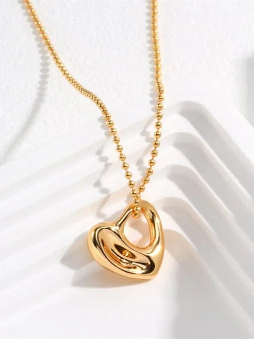 Sculpted Heart Pendant Necklace - Wearluxe Jewelry