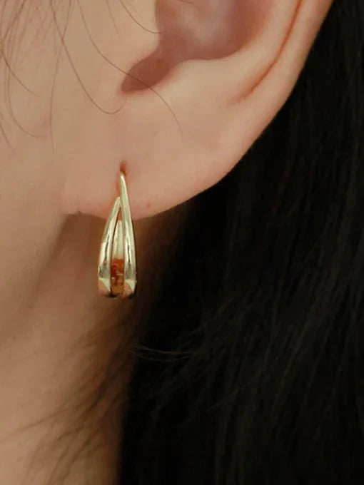 Sculpted Twist Gold Huggie Earrings - Wearluxe Jewelry